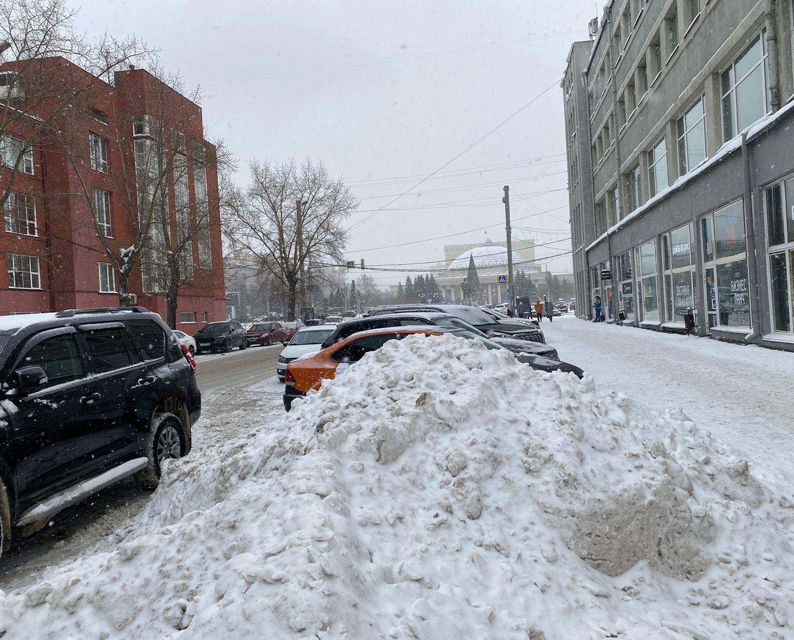 Фото Снежный коллапс в Новосибирске: день второй 10